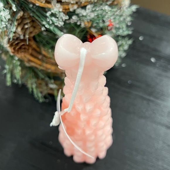 Pink Christmas Bow Tree Viral Holiday Candle Sincerely Jules NWT - Picture 3 of 3